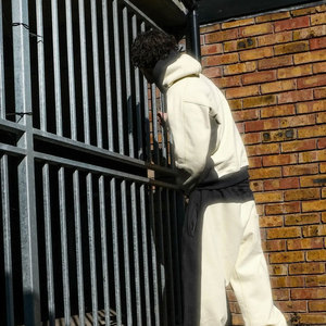 ชุดลำลองสำหรับผู้ชายและผู้หญิง เสื้อสเวตเชิ้ตโอเวอร์ไซส์ลายฮาราจูกุโจ๊กเกอร์ และกางเกงจ็อกเกอร์ใส่สบาย - Product Image 3