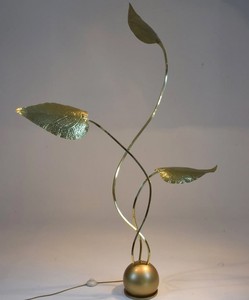 Lampe de table moderne en aluminium avec abat-jour en tissu, design durable fait main, pour chambre à coucher, salon, cadeau de Diwali, auto-adhésive - Product Image 2