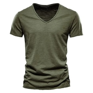 Camiseta de Verano Casual para Hombre Crown Gate International, Cuello en V, Manga Corta, Tejida, Color Naranja, 100% Poliéster, Secado Rápido - Product Image 3