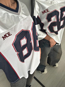 Maillot de football américain personnalisé à col en V, manches courtes en mesh, streetwear pour femmes, blocs de couleurs contrastées, patchwork rétro, blanc et noir, ODM - Product Image 4