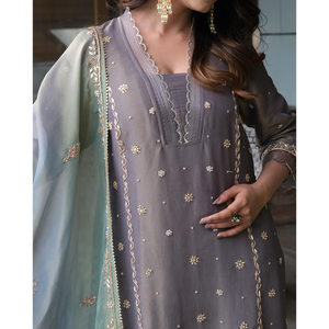 Conjunto de ropa de fiesta de diseñador para mujer Top Bottom Dupatta para un aspecto hermoso - Product Image 5