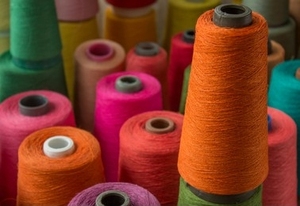 Fil de coton NE 16s/1 robuste et fiable, largement utilisé dans le tissage pour les vêtements, les textiles de maison et les tissus industriels. - Product Image 6