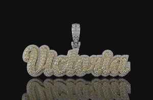 Colgante Personalizado con Nombre de Diamante Moissanite VVS1, Letras Burbuja en Plata 925 con Baño de Oro de 14K y Dijes Personalizados - Product Image 3