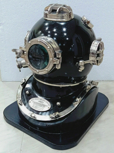 Casque de plongée noir US Navy Mark V chromé 18 pouces avec base - Product Image 2