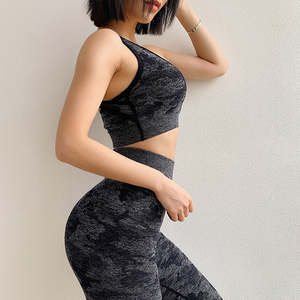 Ensemble de yoga pour femmes, haut court vert menthe à col en V profond et bretelles croisées, leggings taille haute longueur intégrale, ensemble 2 pièces sans couture - Product Image 2