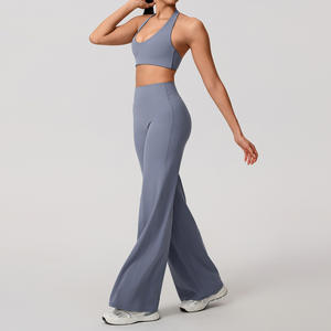 Conjuntos de Ropa Deportiva de Yoga Transpirable de Secado Rápido: Tops Cortos Sin Espalda de Manga Larga y Pantalones de Yoga Acampanados Color Durazno para Correr y Fitness - Product Image 4