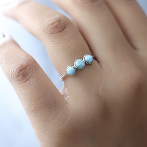 Bagues Trio Triple Pierre en Argent Sterling 925 avec Larimar Naturel, Cabochon Rond Sertie clos, Bijoux Fins de Déclaration, Vente en Gros - Product Image 2