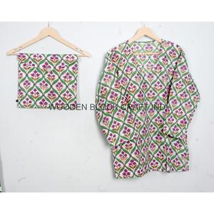 Conjunto de Pijama Unisex de Manga Larga con Cuello en V, 100% Algodón, para Varias Temporadas, Estampado Digital, Suave, para Otoño y Primavera - Product Image 3