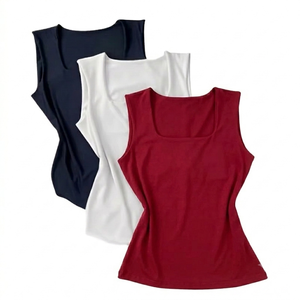 Camiseta sin mangas de cuello cuadrado para mujer, de poliéster 100%, suave, transpirable, de secado rápido, teñida, ajustada, en colores rojo oscuro, negro y blanco, personalizada para verano. - Product Image 1