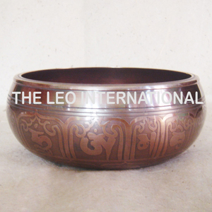 Bol chantant tibétain contemporain en laiton antique pour la méditation, la guérison, le yoga, les anniversaires, les condoleances et les cadeaux d'affaires - Product Image 6