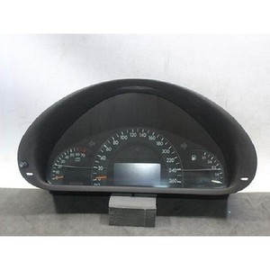 ชุดหน้าปัดเรือนไมล์มือสองสำหรับรถยนต์ C-class รุ่น A2035403311 - Product Image 1
