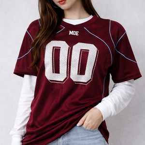 Maillot de football américain tendance 2026 personnalisé pour femme en maille, uniforme d'équipe en polyester à col en V avec passepoil contrastant, fabricant OEM en gros - Product Image 2