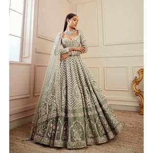 Tenue de soirée pour femme Pista Lehenga Choli Taille M avec séquence Travail Ensemble élégant Design par FB - Product Image 2