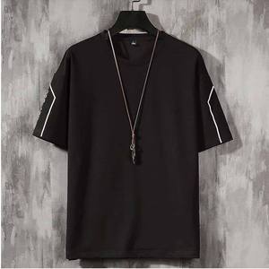 ชุดเสื้อยืดและกางเกงขาสั้นลำลองสำหรับผู้ชายฤดูร้อน ขายส่ง เนื้อผ้าระบายอากาศดี สีพื้น 2 ชิ้น คุณภาพสูง - Product Image 4