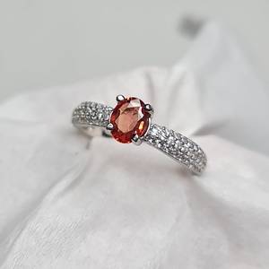 Bague solitaire en argent 925 avec saphir orange Songea, bijoux en pierres précieuses faits à la main, cadeau élégant et luxueux pour femmes - Product Image 5