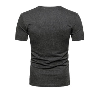 T-shirt homme premium en tissu polyester 100% haute qualité, respirant et à séchage rapide, avec votre propre design. Fabriqué au Pakistan. - Product Image 2