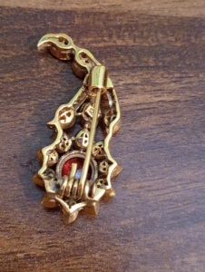 Broche vintage en or 18 carats avec rubis et diamants taille poire sertis griffe, style goutte d'eau, bijoux fins pour femme, accent de mariage - Product Image 4