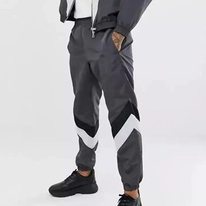 Ensemble survêtement coupe-vent léger pour homme : sweats à capuche zippés personnalisés et pantalons de survêtement en nylon - Product Image 3