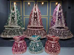 Lehenga choli de novia certificado de la marca Farshi F.C. con detalles elaborados y un elegante vuelo amplio. - Product Image 2