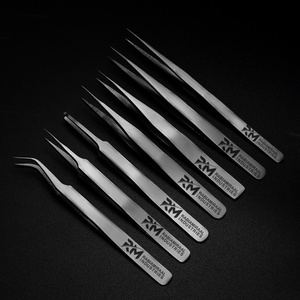 Pince à épiler pour extensions de cils RMI, couleur noir mat, revêtement plasma, acier inoxydable, poignée lisse, antimagnétique, longueur 10 mm - Product Image 3