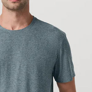 เสื้อยืดผู้ชายคอกลมใส่สบายสำหรับฤดูร้อน ปรับขนาดได้ ตัดเย็บคุณภาพสูง พร้อมบริการออกแบบโลโก้ตามสั่ง แขนสั้น - Product Image 4