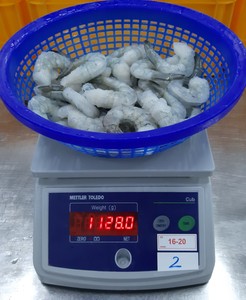 กุ้งแวนนาไมแช่แข็งคุณภาพสูง ปอกเปลือก ตัดเส้นดำ ติดหาง - Product Image 1