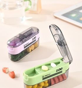 เครื่องตัดยาและกล่องเก็บยาแบบพกพาขนาดเล็ก ผลิตจากวัสดุ PC + ABS + สแตนเลส (SS304) น้ำหนักเบาเพียง 55 กรัม รับสกรีนโลโก้สำหรับเก็บยา - Product Image 2