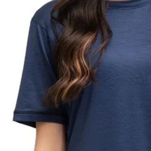 T-shirt pour femme bleu marine à manches courtes et col rond, ourlet incurvé, coupe décontractée, basique, léger, mode féminine estivale - Product Image 3