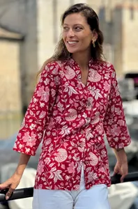 Camisa Bohemia de Algodón con Estampado Artesanal para Mujer, Diseño Floral Rojo, Cuello Elegante, Manga 3/4, Estilo Casual - Product Image 3