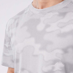 Camiseta de Moda Masculina con Estampado de Camuflaje, 100% Algodón Poliéster, Corte Holgado Informal, Estilo Urbano, Fabricante OEM, Proveedor de Ropa - Product Image 2