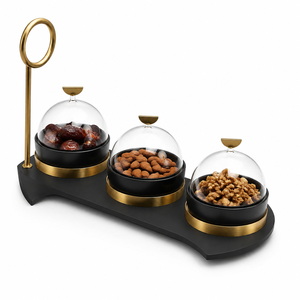 Un présentoir à snacks polyvalent à trois niveaux, conçu pour les réceptions modernes et le service de restauration professionnel, idéal pour la présentation. - Product Image 5