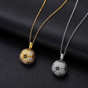 Pendentif en argent 925 plaqué or avec moissanite couleur D VVS, motif ballon de football, pour hommes et femmes, style hip-hop, idéal pour le dropshipping - Product Image 1