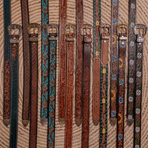 Ceinture en cuir de haute qualité Western Cowboy sur mesure avec fabricant de conception cousue à la main et usinée à la main - Product Image 3