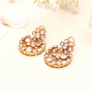 Pendientes de Aro Hechos a Mano con Diseño de Luna Creciente, Kundan y Polki, Chapados en Oro de 22K, Joyería Floral para Bodas para Mujer - Product Image 1