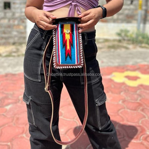 Nouveau Western usiné Jacquard cuir téléphone bandoulière fronde sacs à main Vintage Multi aztèque tissu Unique matelassé petit bracelet sacs à main - Product Image 4