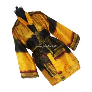 KS007 Bata corta tipo kimono para mujer, bata de novia, batas de boda de seda, kimono corto de seda para mujer con estampado personalizado indio - Product Image 1
