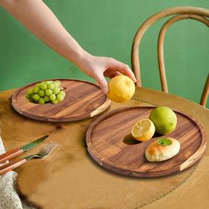 Plateau de service en bois artisanal traditionnel indien, conçu pour servir des aliments, des collations et des boissons avec style, pour la table à manger et le salon. - Product Image 5