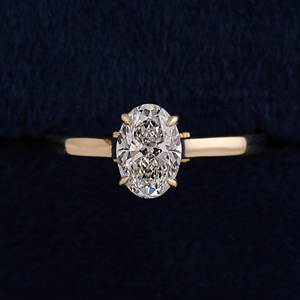 Bague de fiançailles ovale en diamant de laboratoire, halo caché, sertissage cathédrale, plaqué or, certifiée IGI, luxe - Product Image 1