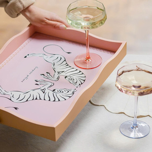 Plateau de service laqué à imprimé zèbre au design audacieux, fait main, accent décoratif pour la maison, OEM disponible, plateau au design personnalisé - Product Image 1
