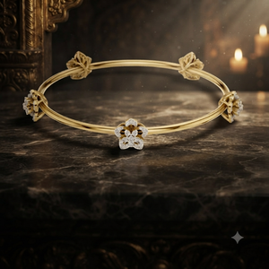 Bracelet de luxe en or jaune avec fleurs en diamant et cristaux, bracelet élégant pour femmes, bijoux pour mariage et anniversaire - Product Image 1