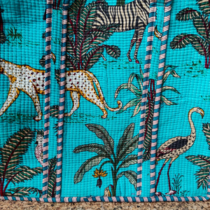 Bolso Tote Acolchado de Algodón Hecho a Mano con Estampado de Palmeras y Animales, Tela de Algodón Puro, Acolchado Kantha, Cierre con Cremallera, Bolso de Hombro - Product Image 4