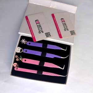 แหนบต่อขนตา GETUP BROSONS สแตนเลสสตีล ปลายเรียบ แม่นยำ บรรจุกล่องสีชมพู-ม่วง พร้อมจี้ตกแต่งแบบกำหนดเอง - Product Image 5