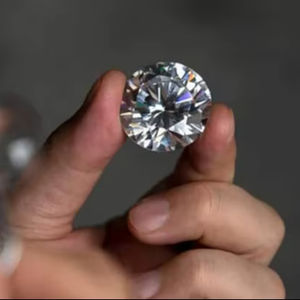 Diamante Cultivado en Laboratorio de 1.00 a 1.10 Quilates, Corte Brillante Redondo, Claridad SI1, Grado Excelente, Piedra Suelta Sintética de 5.80 a 5.95 MM - Product Image 1