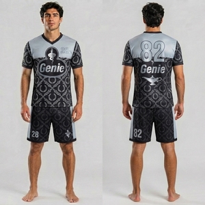 Tenue de football personnalisée haut de gamme avec maillot et short en tissu polyester flexible pour l'entraînement et les matchs de ligue. - Product Image 5