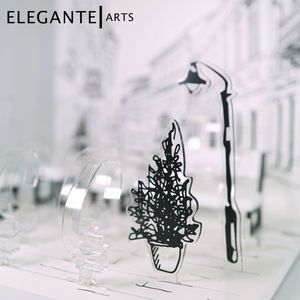 Vitrine de montre élégante avec graphique urbain - Product Image 3