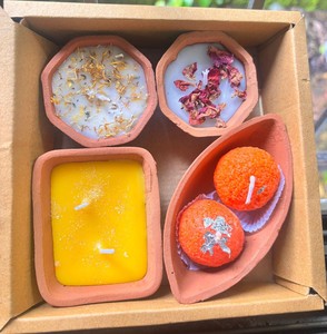 AuraLumiere Ensemble cadeau de bougies parfumées en cire d'abeille Diya Diwali faites à la main Décoration de la maison écologique Commandes en gros de Noël OEM/ODM - Product Image 6