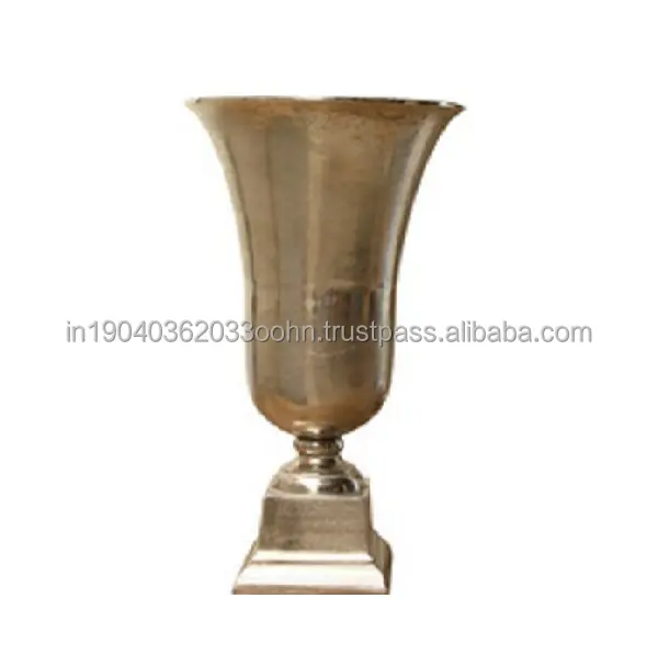 Manufacturer Of Modern Home Decoration And High Quality Best Selling Flower Vases Metal Vases For Wedding Home Gifting