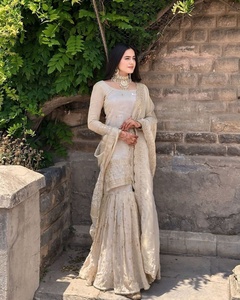 Ensemble Sharara et Dupatta en Soie Chinon de Haute Qualité, Broderie Fantaisie et Sequins, Idéal pour Mariage et Fêtes, Lavable en Machine, Prêt à Porter - Product Image 4