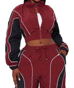 Ensemble de survêtement pour femme de qualité supérieure, coupe-vent personnalisé à capuche, fermeture à cordon, deux pièces, 100% polyester - Product Image 5