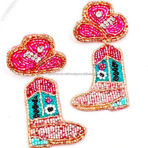 Boucles d'oreilles d'art en tissu artisanal brodé Boucles d'oreilles d'art artisanal brodé - Product Image 5